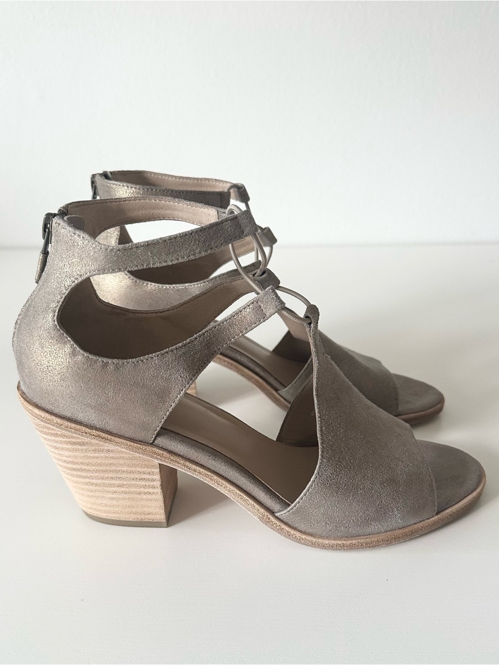 Eileen Fisher Lou Metallic Suede Block Heel Sandal Platinum Gray Size 8